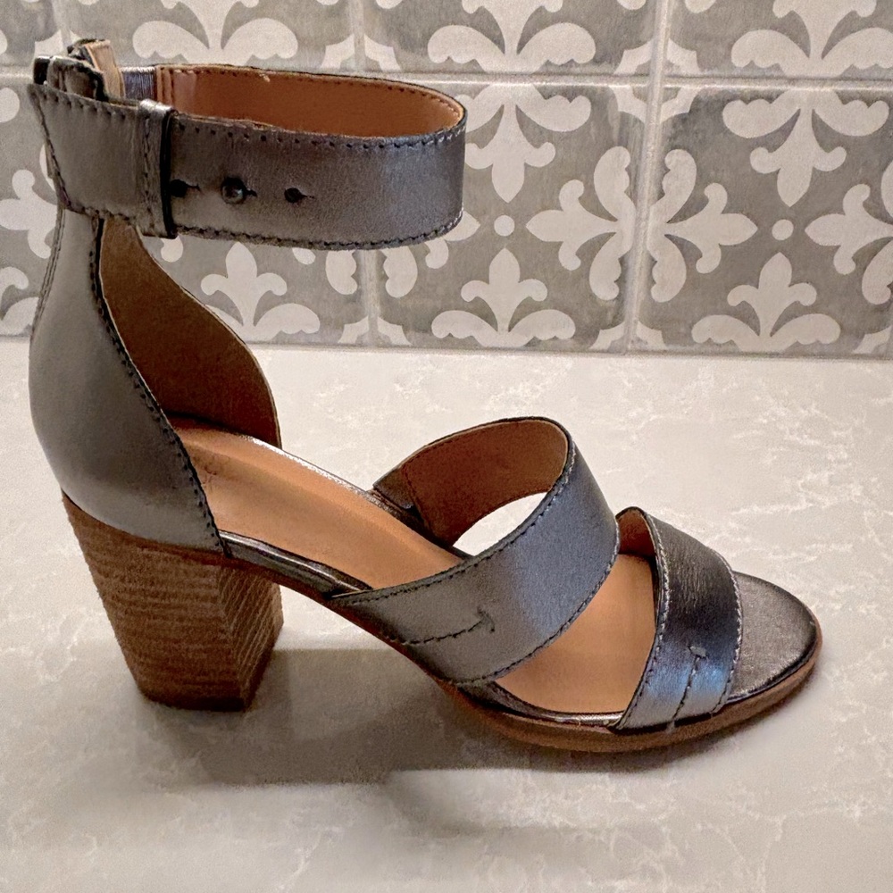 Frye Women’s Bryn Stitch Sandal, Size 8, Gunmetal, NEW IN BOX.